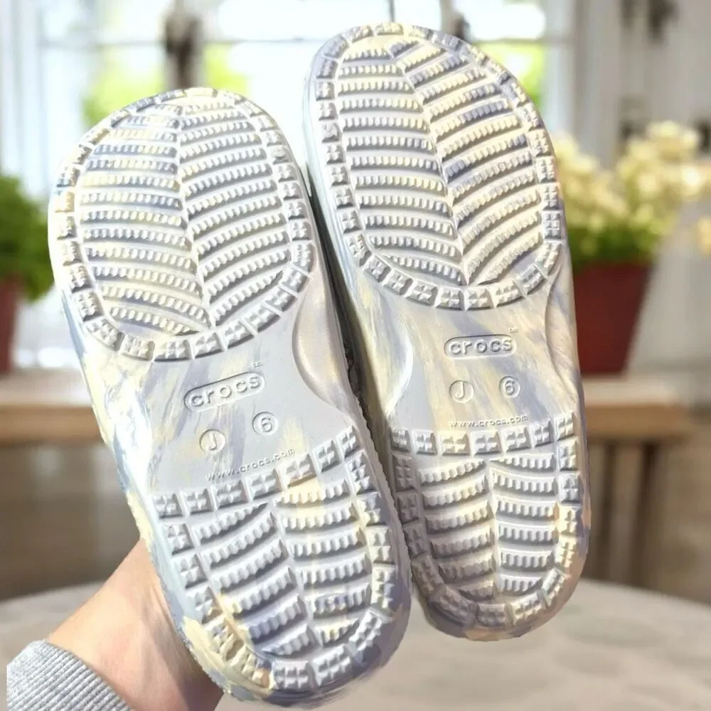 NWT Crocs Classic Slip-On Marbled Slide 208293‑1FS Unisex Youth Size J6 Women’s